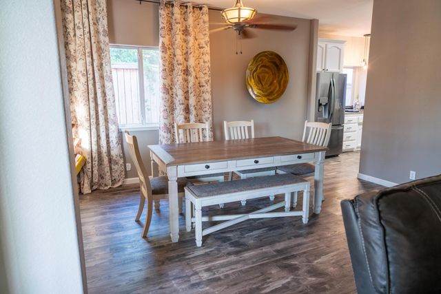 1430 E Laura Court, Visalia, CA 93292