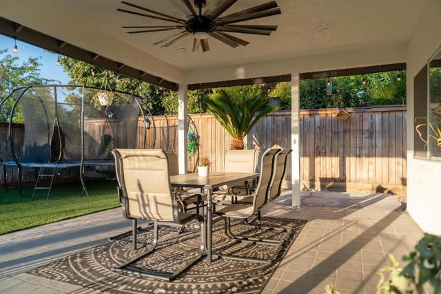 1430 E Laura Court, Visalia, CA 93292