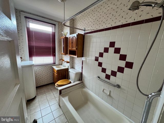 194 FERN ST, Philadelphia, PA 19120