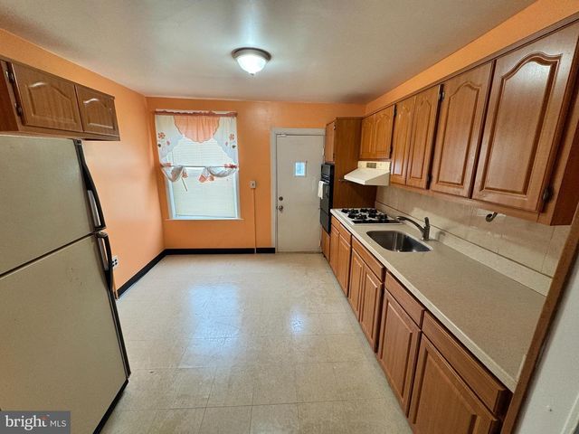 194 FERN ST, Philadelphia, PA 19120