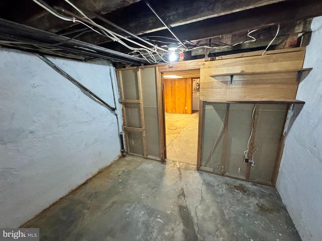 194 FERN ST, Philadelphia, PA 19120