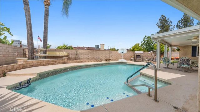 42162 Carnegie, Hemet, CA 92544