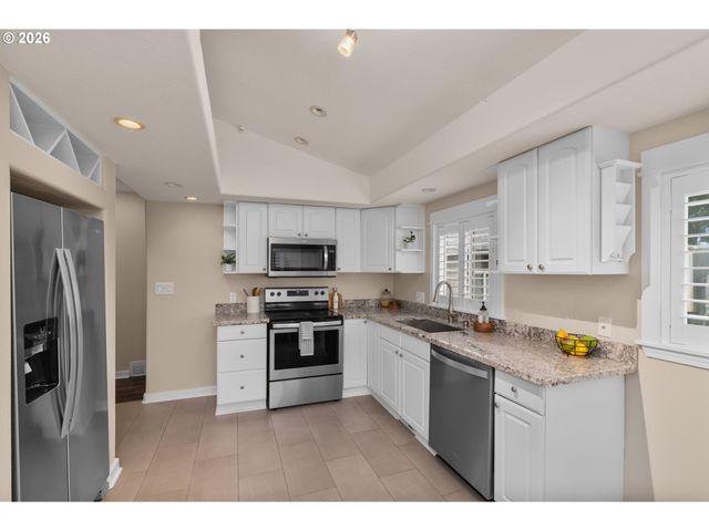 4535 Sw LAURELWOOD Ave, Portland, OR 97225