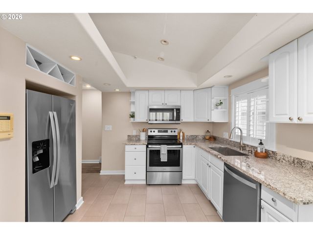 4535 Sw LAURELWOOD Ave, Portland, OR 97225