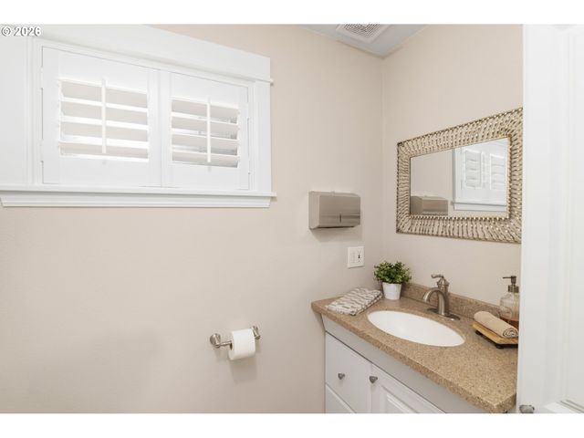 4535 Sw LAURELWOOD Ave, Portland, OR 97225