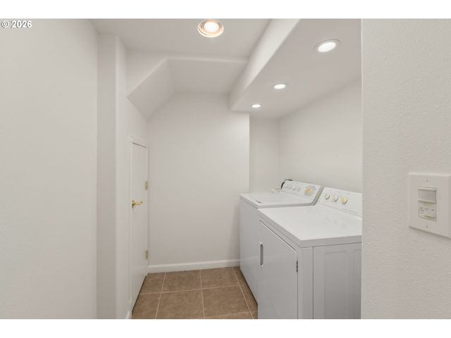 4535 Sw LAURELWOOD Ave, Portland, OR 97225