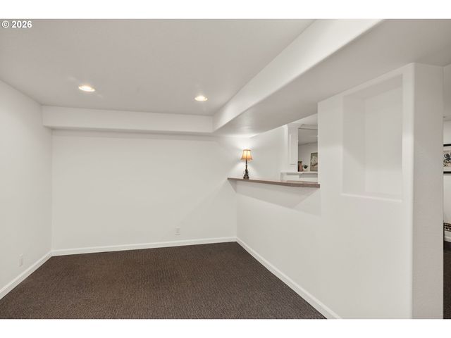 4535 Sw LAURELWOOD Ave, Portland, OR 97225