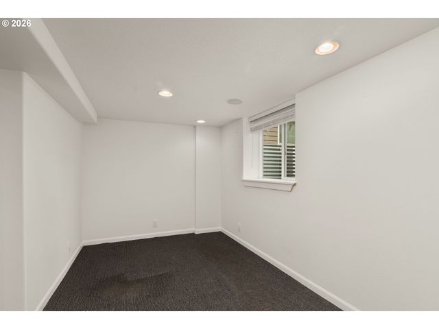 4535 Sw LAURELWOOD Ave, Portland, OR 97225