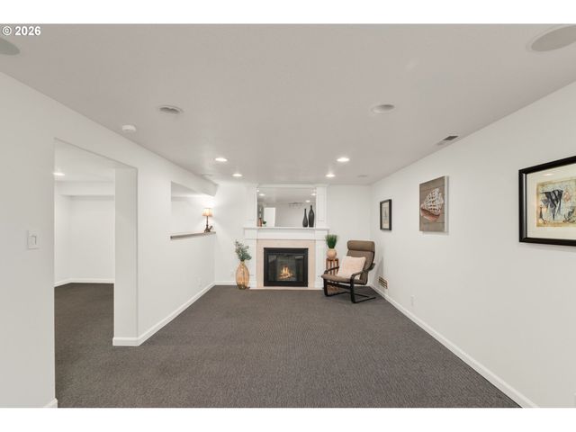 4535 Sw LAURELWOOD Ave, Portland, OR 97225