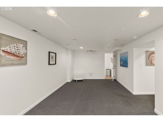 4535 Sw LAURELWOOD Ave, Portland, OR 97225