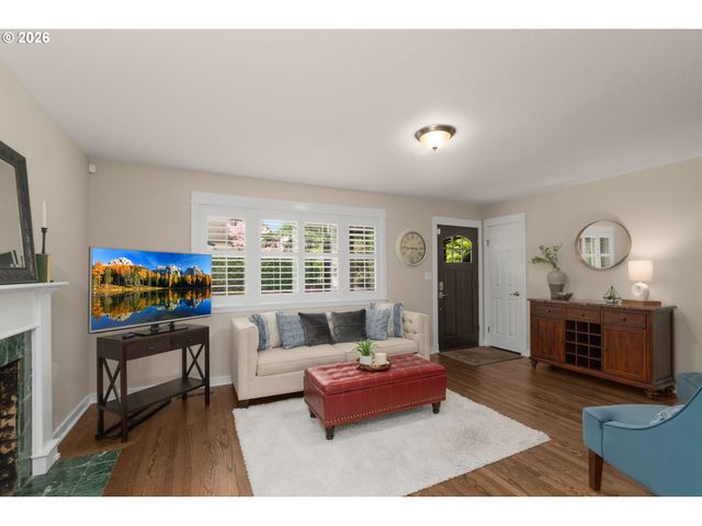 4535 Sw LAURELWOOD Ave, Portland, OR 97225