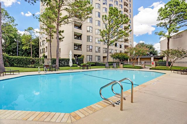 651 Bering Drive 1902, Houston, TX 77057