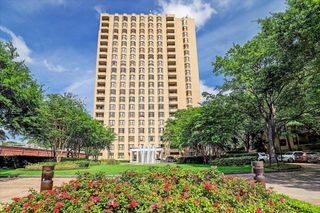651 Bering Drive 1902, Houston, TX 77057