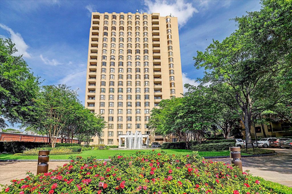 651 Bering Drive 1902, Houston, TX 77057