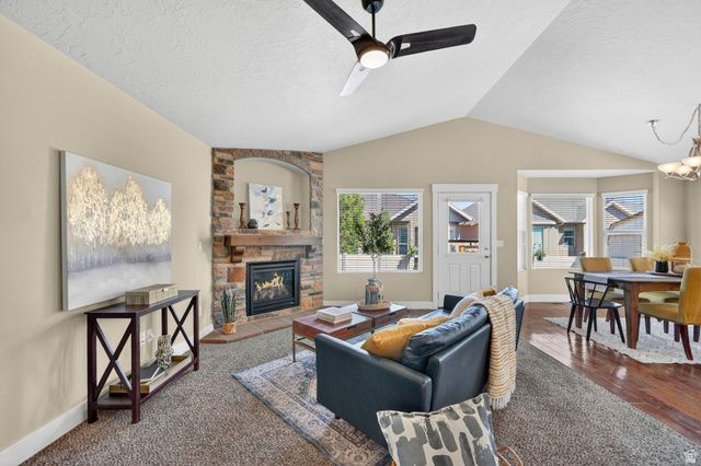 4122 W WALNUT CANYON LN, South Jordan, UT 84009