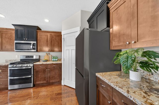 4122 W WALNUT CANYON LN, South Jordan, UT 84009