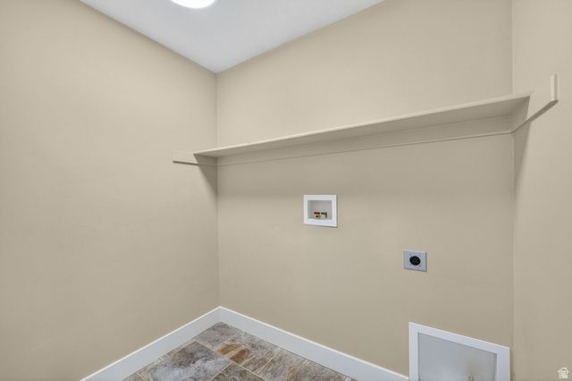 4122 W WALNUT CANYON LN, South Jordan, UT 84009