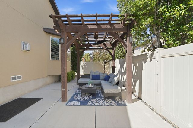 4122 W WALNUT CANYON LN, South Jordan, UT 84009