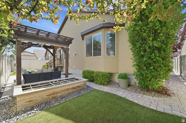 4122 W WALNUT CANYON LN, South Jordan, UT 84009