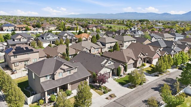 4122 W WALNUT CANYON LN, South Jordan, UT 84009