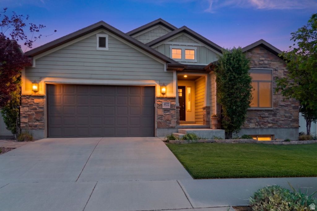 4122 W WALNUT CANYON LN, South Jordan, UT 84009
