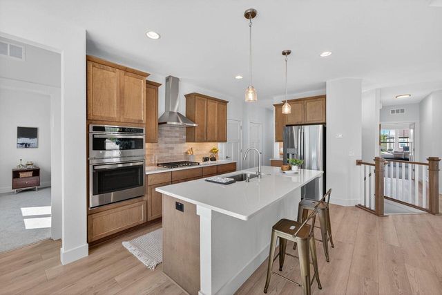 843 Stirling DRIVE #Bldg 24, Unit 47, Oconomowoc, WI 53066