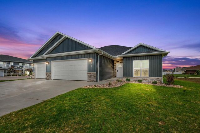 733 TAMBOUR COURT, De Pere, WI 54115