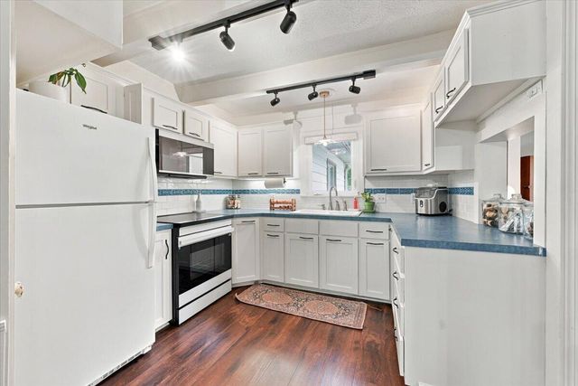 19715 PERRY Road, Council Bluffs, IA 51503