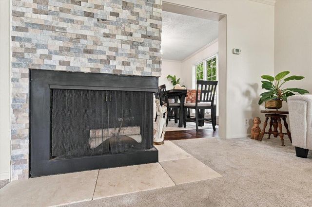 19715 PERRY Road, Council Bluffs, IA 51503