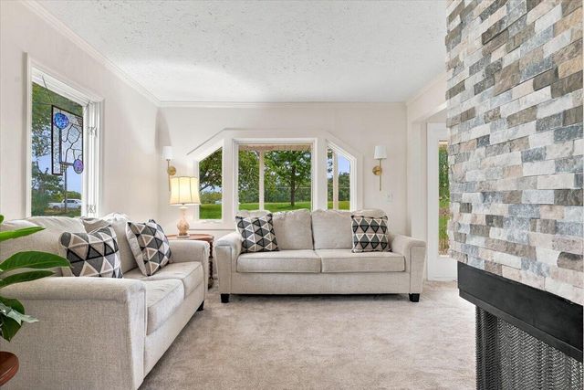 19715 PERRY Road, Council Bluffs, IA 51503