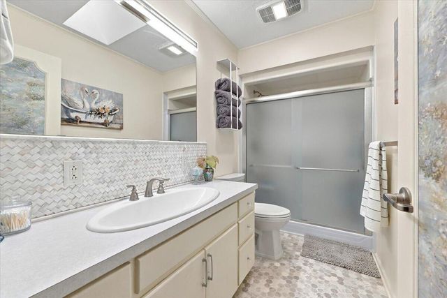 19715 PERRY Road, Council Bluffs, IA 51503