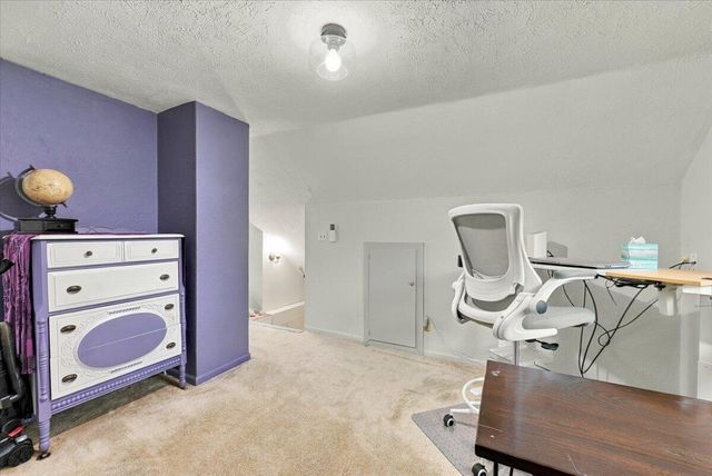 19715 PERRY Road, Council Bluffs, IA 51503