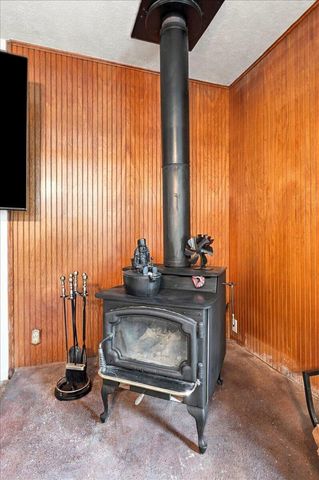 19715 PERRY Road, Council Bluffs, IA 51503