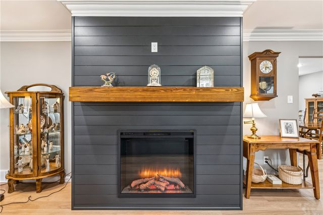 557 Morningstar Dr, Franklin Twp, PA 16117