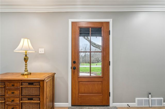 557 Morningstar Dr, Franklin Twp, PA 16117