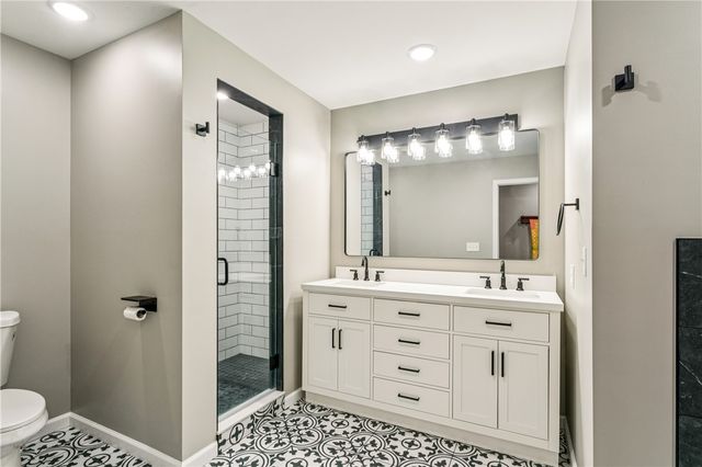 557 Morningstar Dr, Franklin Twp, PA 16117