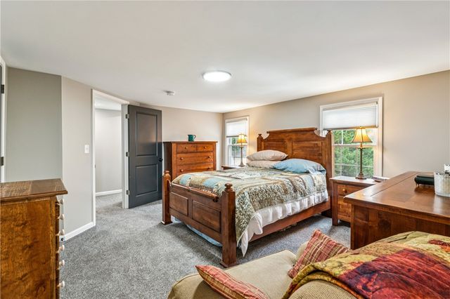 557 Morningstar Dr, Franklin Twp, PA 16117