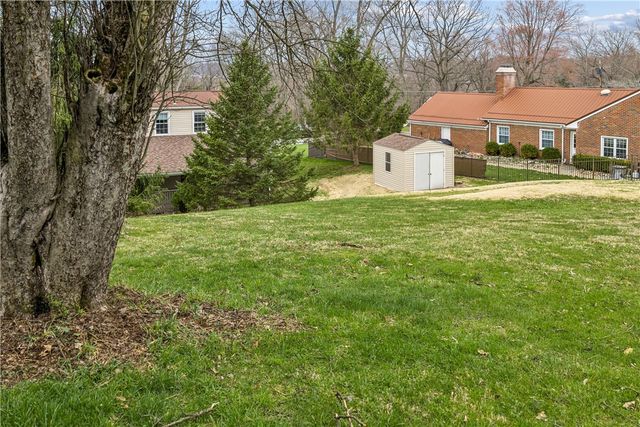 557 Morningstar Dr, Franklin Twp, PA 16117