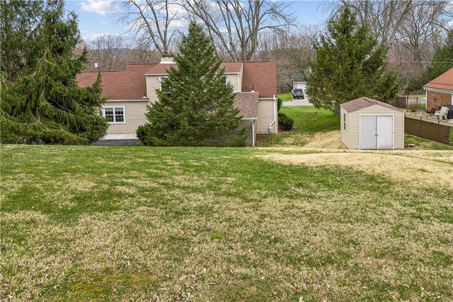 557 Morningstar Dr, Franklin Twp, PA 16117