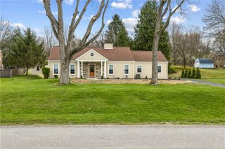 557 Morningstar Dr, Franklin Twp, PA 16117