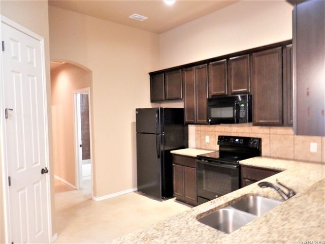 1071 Carolyn, New Braunfels, TX 78130