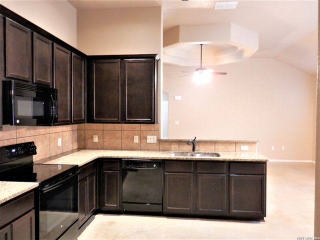 1071 Carolyn, New Braunfels, TX 78130