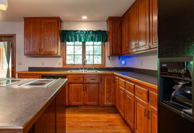 875 Midwest Trail N, Lake Elmo, MN 55042