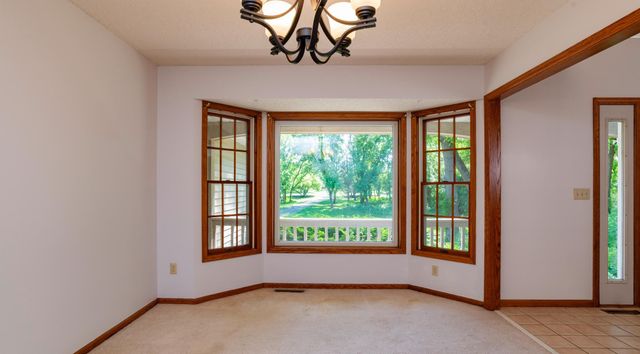 875 Midwest Trail N, Lake Elmo, MN 55042