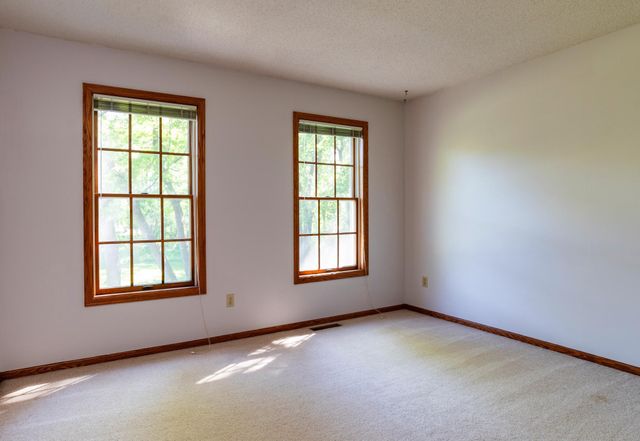 875 Midwest Trail N, Lake Elmo, MN 55042