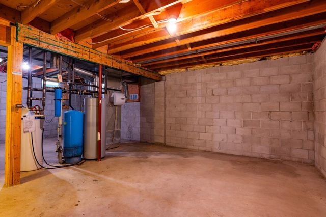 875 Midwest Trail N, Lake Elmo, MN 55042