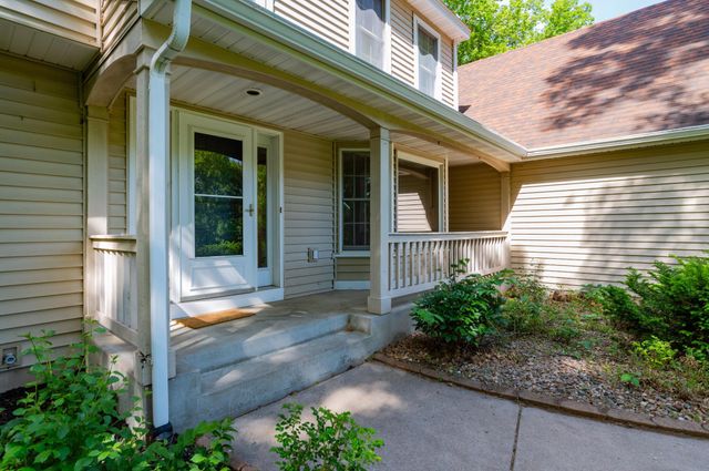 875 Midwest Trail N, Lake Elmo, MN 55042