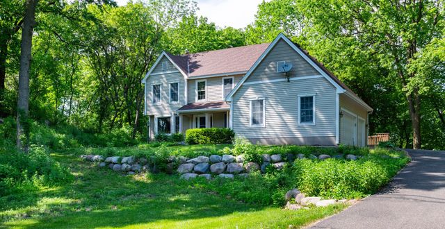 875 Midwest Trail N, Lake Elmo, MN 55042