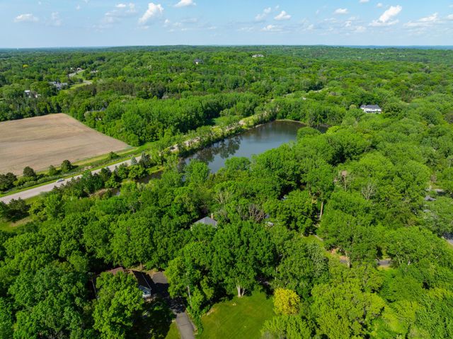 875 Midwest Trail N, Lake Elmo, MN 55042