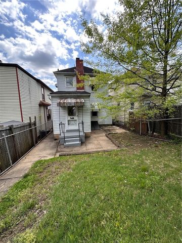 1418 Beckham St, Perry Hilltop, PA 15212